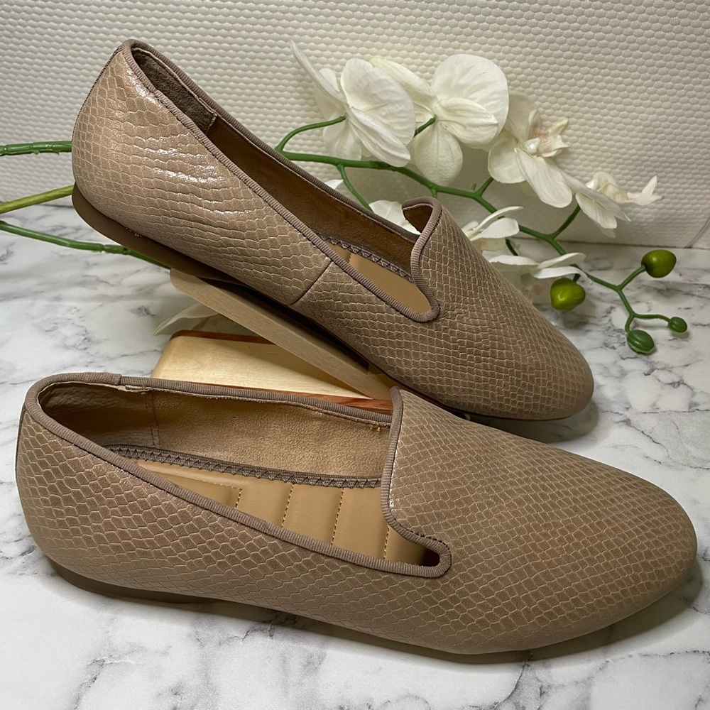 Kelly and Katie Women’s Size 9 Flats Slip On